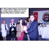 Muhal İkikardeş'e plaket